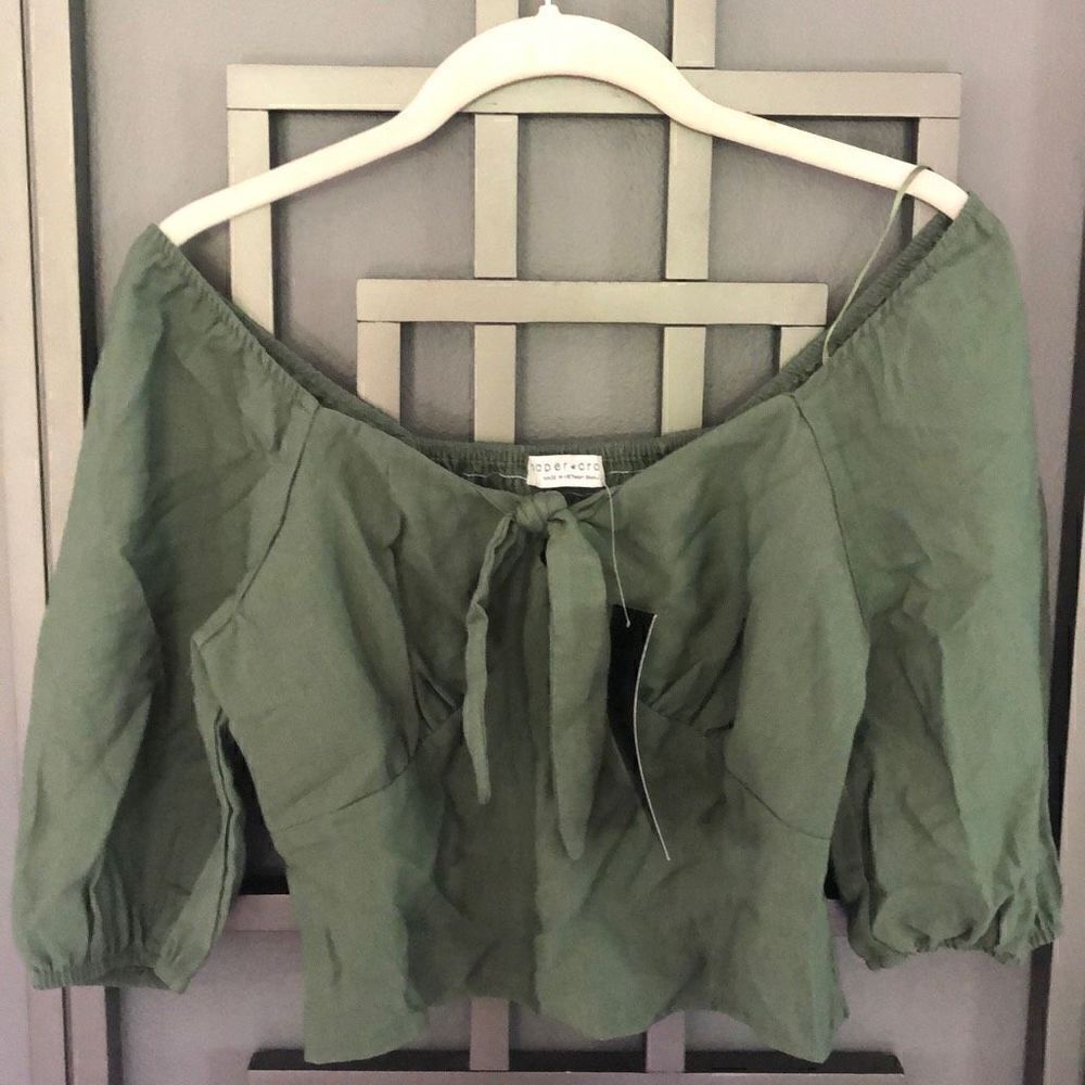 NWT paper Crane All green cropped off the shoulder blouse cotton rayon size S ￼